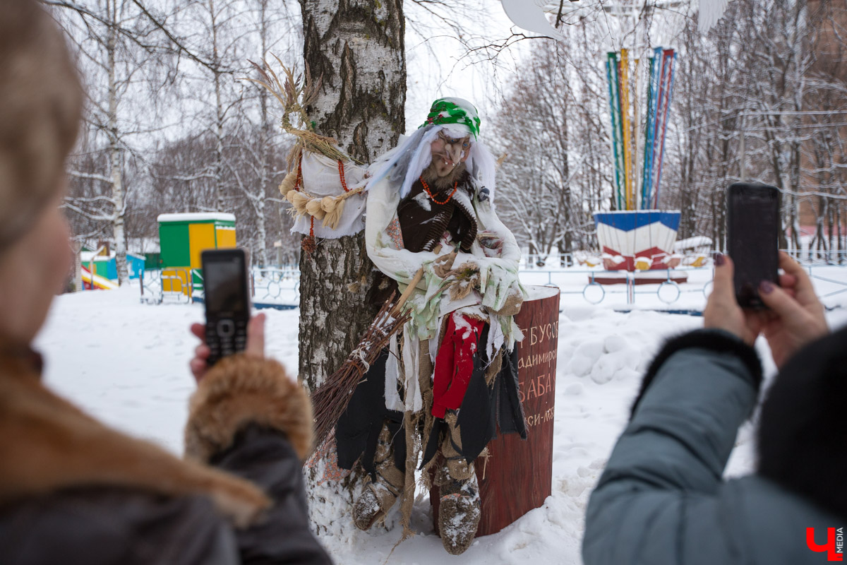 Владимир украсили к Новому году. Это хорошо. Но что могло бы быть сделано лучше?