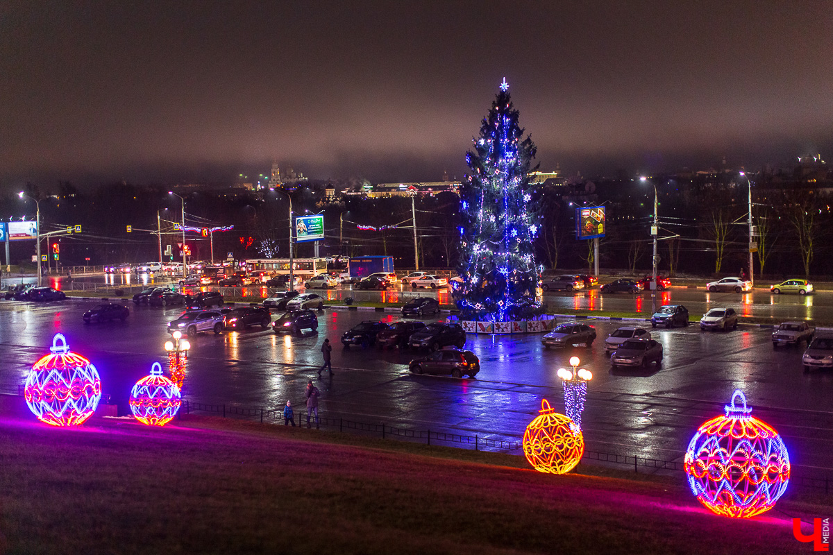 Владимир украсили к Новому году. Это хорошо. Но что могло бы быть сделано лучше?