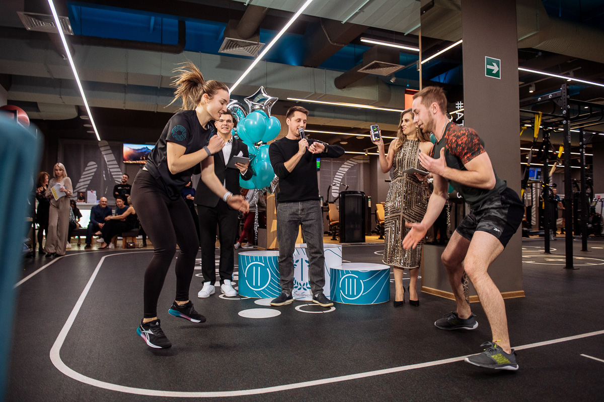 В выходные отгремел третий день рождения «Атмосферы». Да, он выпал не на самый подходящий для вечеринок период, именно поэтому креативная команда фитнес-клуба решила устроить онлайн-праздник!