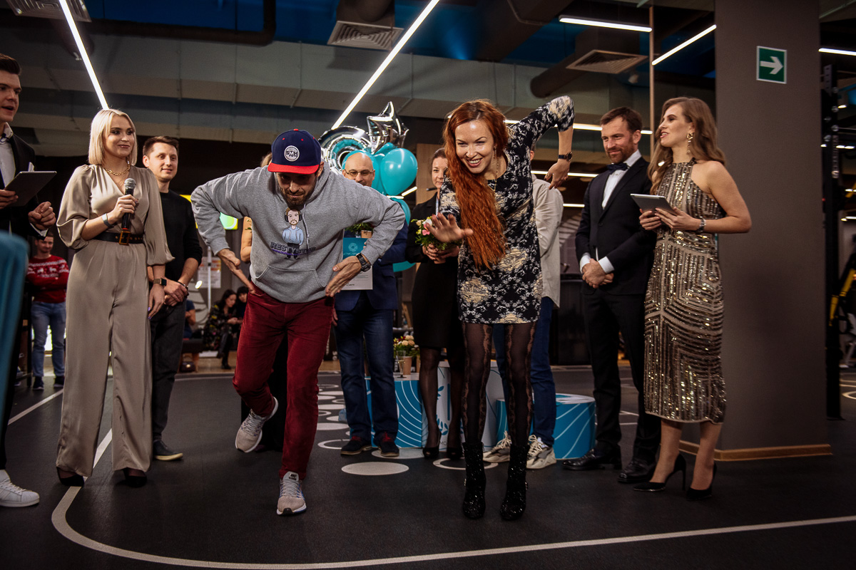 В выходные отгремел третий день рождения «Атмосферы». Да, он выпал не на самый подходящий для вечеринок период, именно поэтому креативная команда фитнес-клуба решила устроить онлайн-праздник!