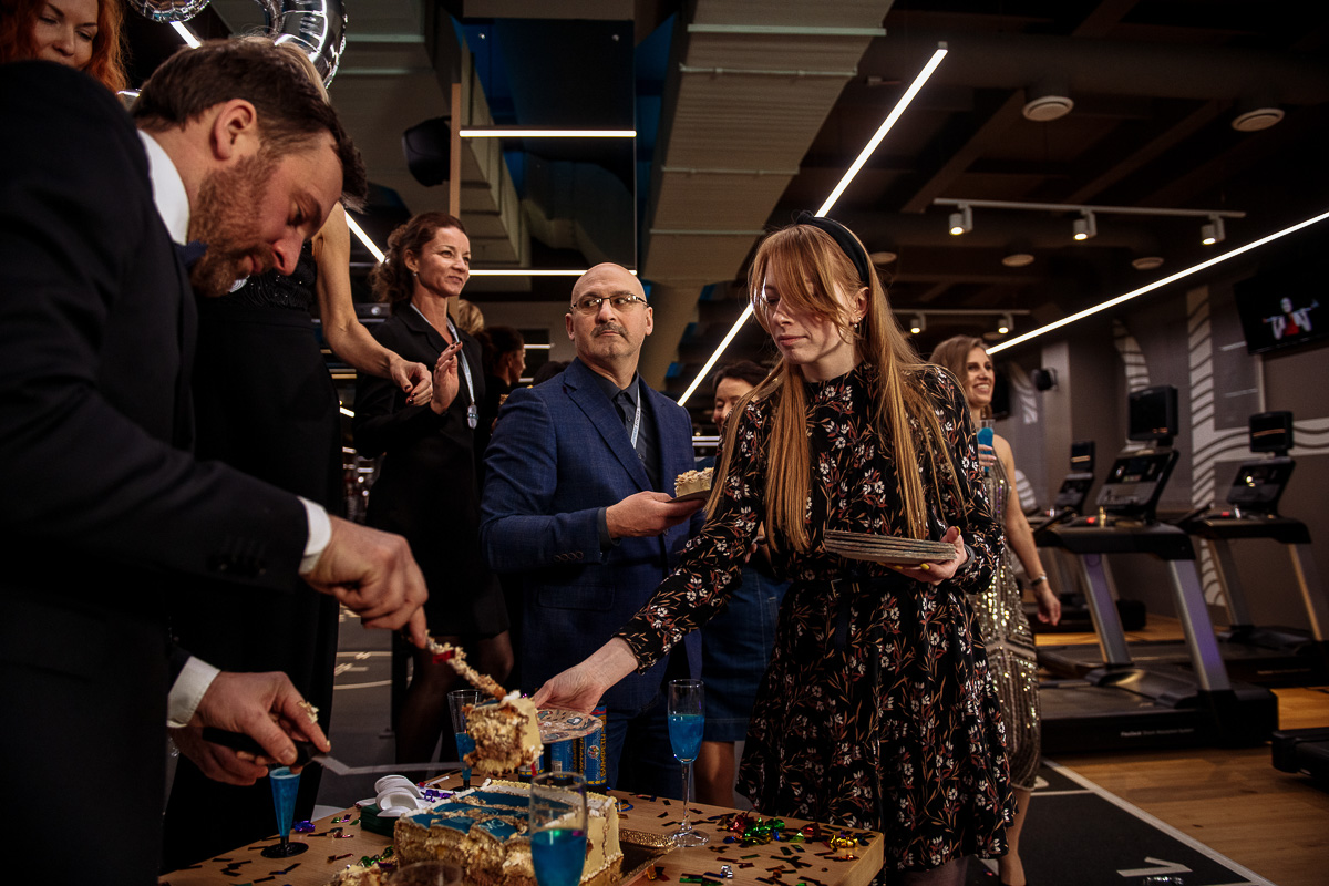 В выходные отгремел третий день рождения «Атмосферы». Да, он выпал не на самый подходящий для вечеринок период, именно поэтому креативная команда фитнес-клуба решила устроить онлайн-праздник!