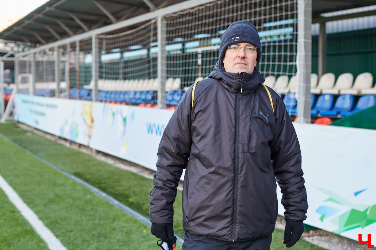 Молодые владимирские футболисты из «Торпедо» в декабре сыграли с московской любительской командой «Сила», спортсмены которой приехали из стран Азии, Африки и СНГ.