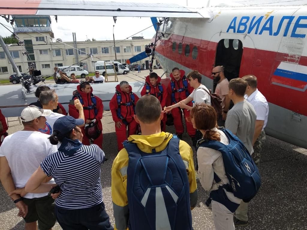 Ровно через неделю в кинопрокат выходит новый российский фильм «Огонь» от создателей «Движения вверх» и «Экипажа». Что примечательно: несколько съемочных дней проводились на территории владимирского аэропорта. Почему именно там и о чем картина, читайте в нашем материале.