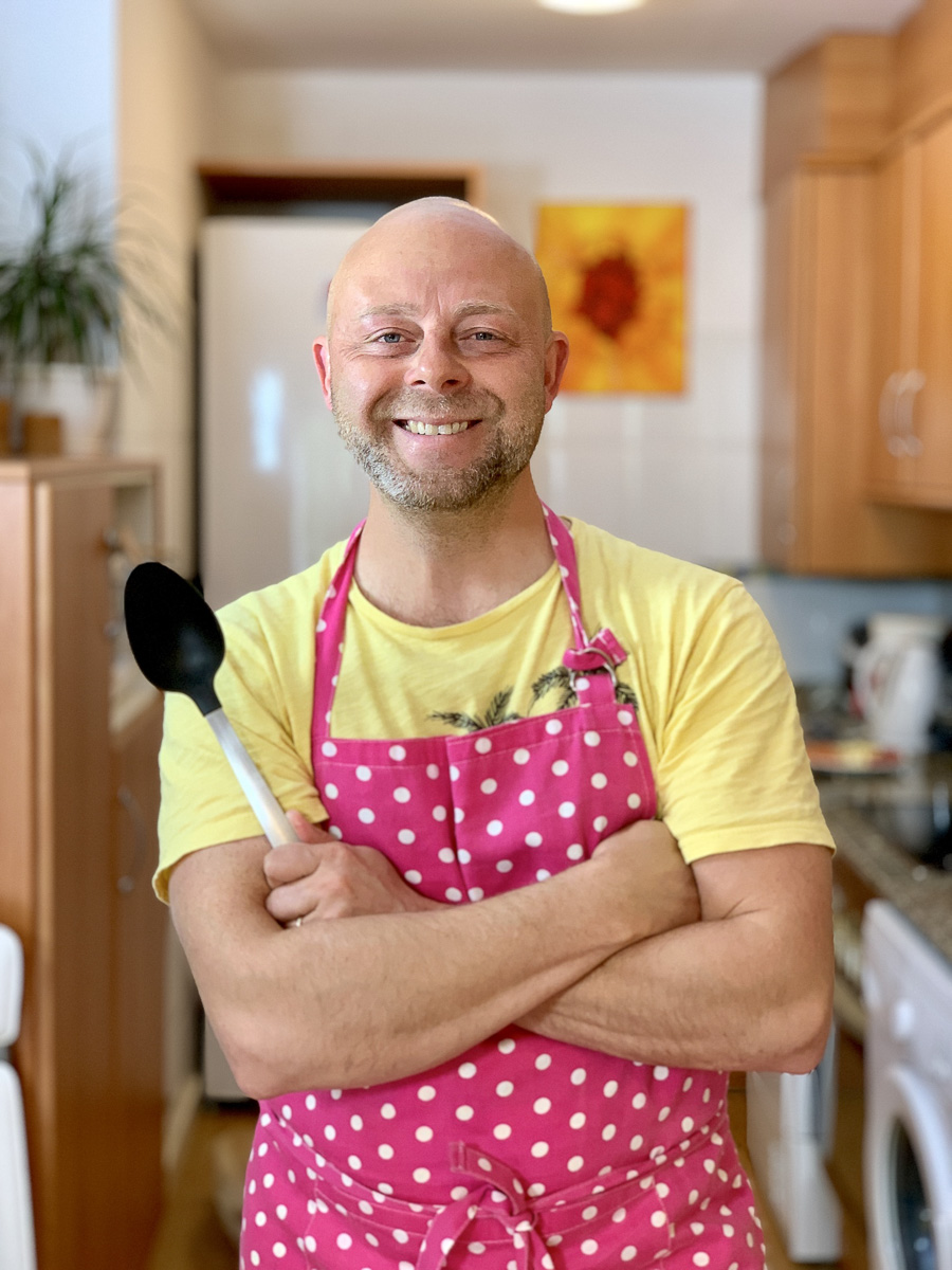 Чтобы вы без лишних хлопот смогли порадовать близких в праздничную ночь, мы попросили известных владимирцев поделиться рецептами своих фирменных блюд, а заодно рассказать, как они планируют встретить Новый, 2021 год.