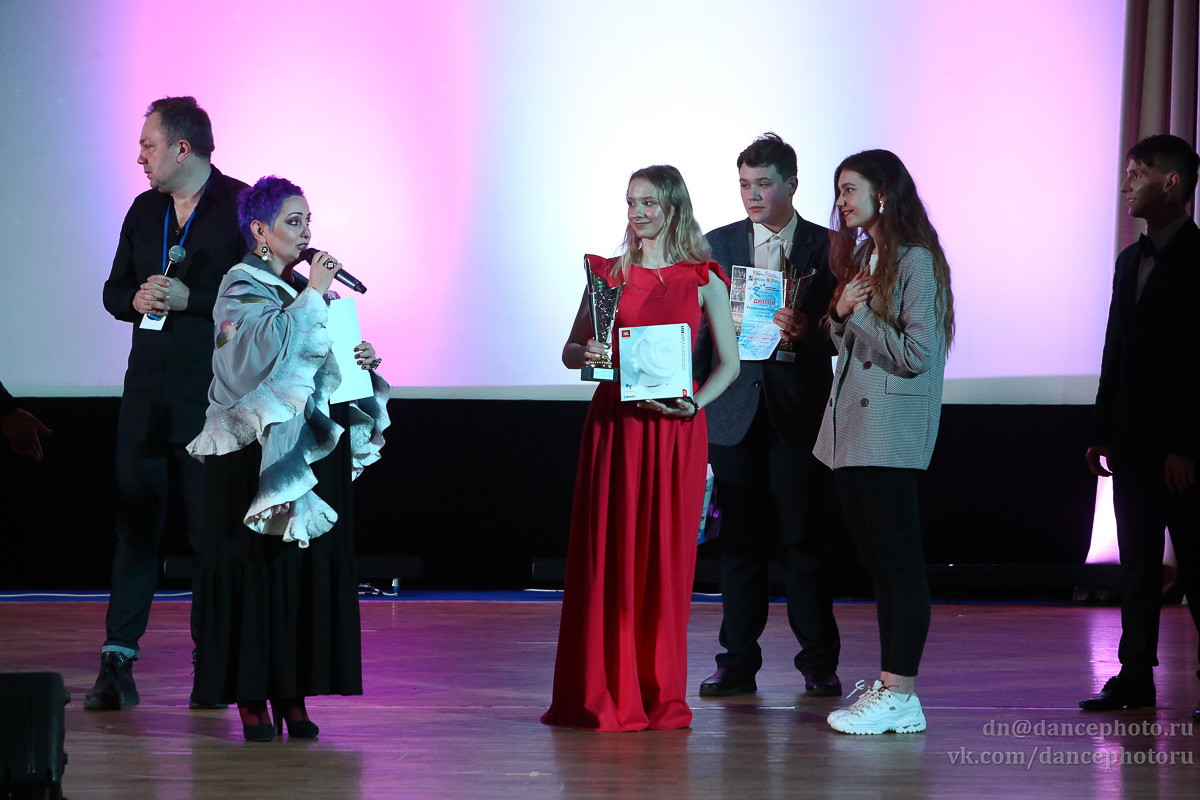 Дария Курпаяниди рассказала об итогах фестивального проекта «Zвездные Врата»-2020. Именитые гости, творческие успехи и все самое важное — в нашем интервью.