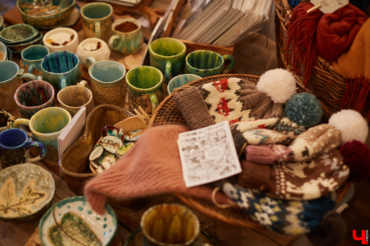 В минувшие выходные во Владимире прошел уже пятый по счету «Новогодний маркет». Кого он объединил и чем удивлял пришедших — читайте в нашем материале.