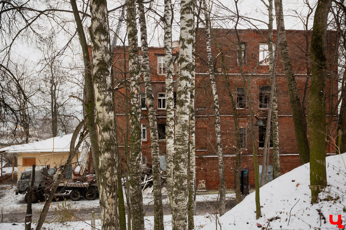 Продолжаем изучать старые и скромные улочки центра вместе с экскурсоводом Владимиром Новиковым. На очереди — Годова Гора.