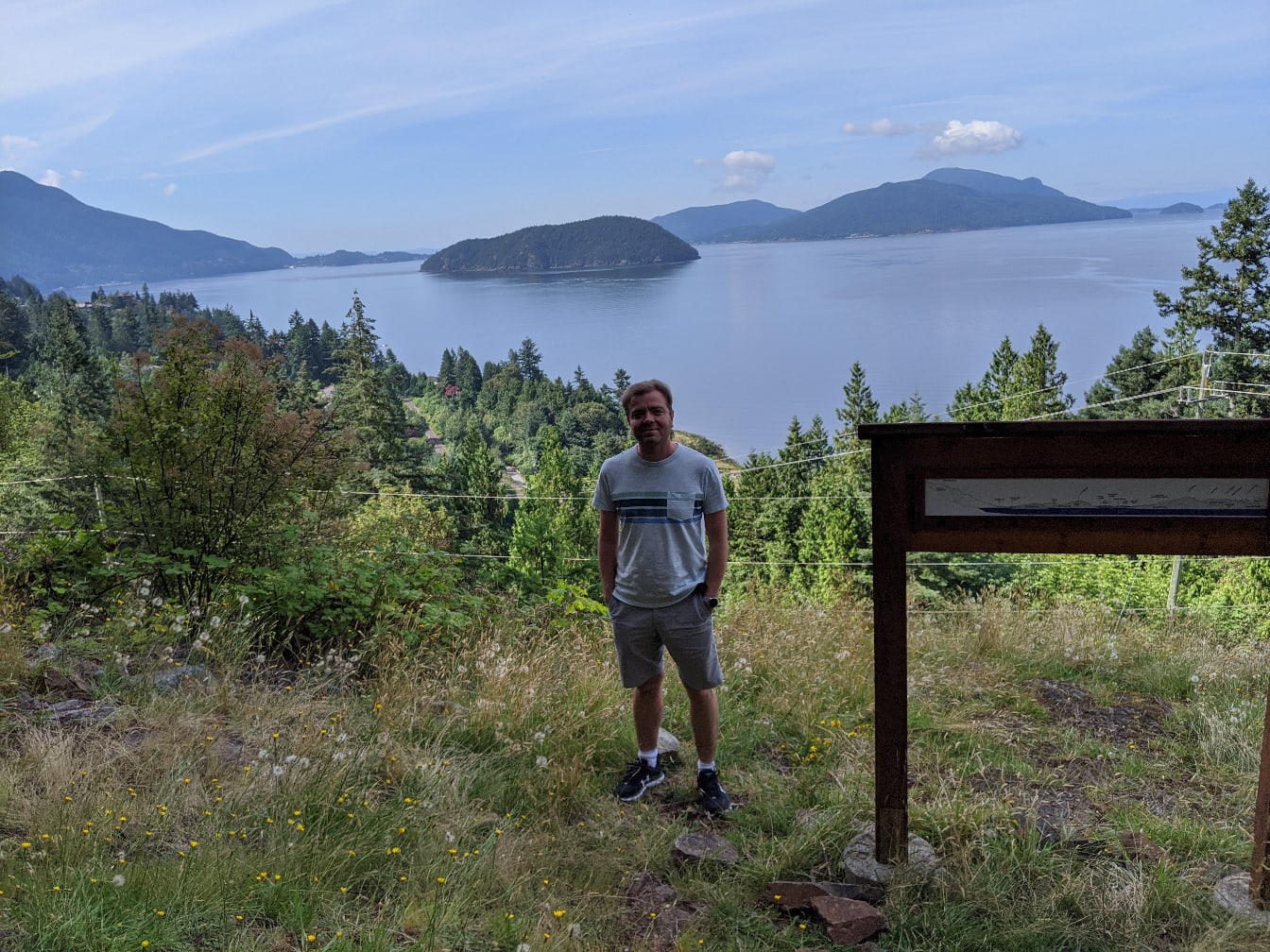 Истории владимирцев, которые уехали на ПМЖ за границу. Чем они там занимаются и как живут? 