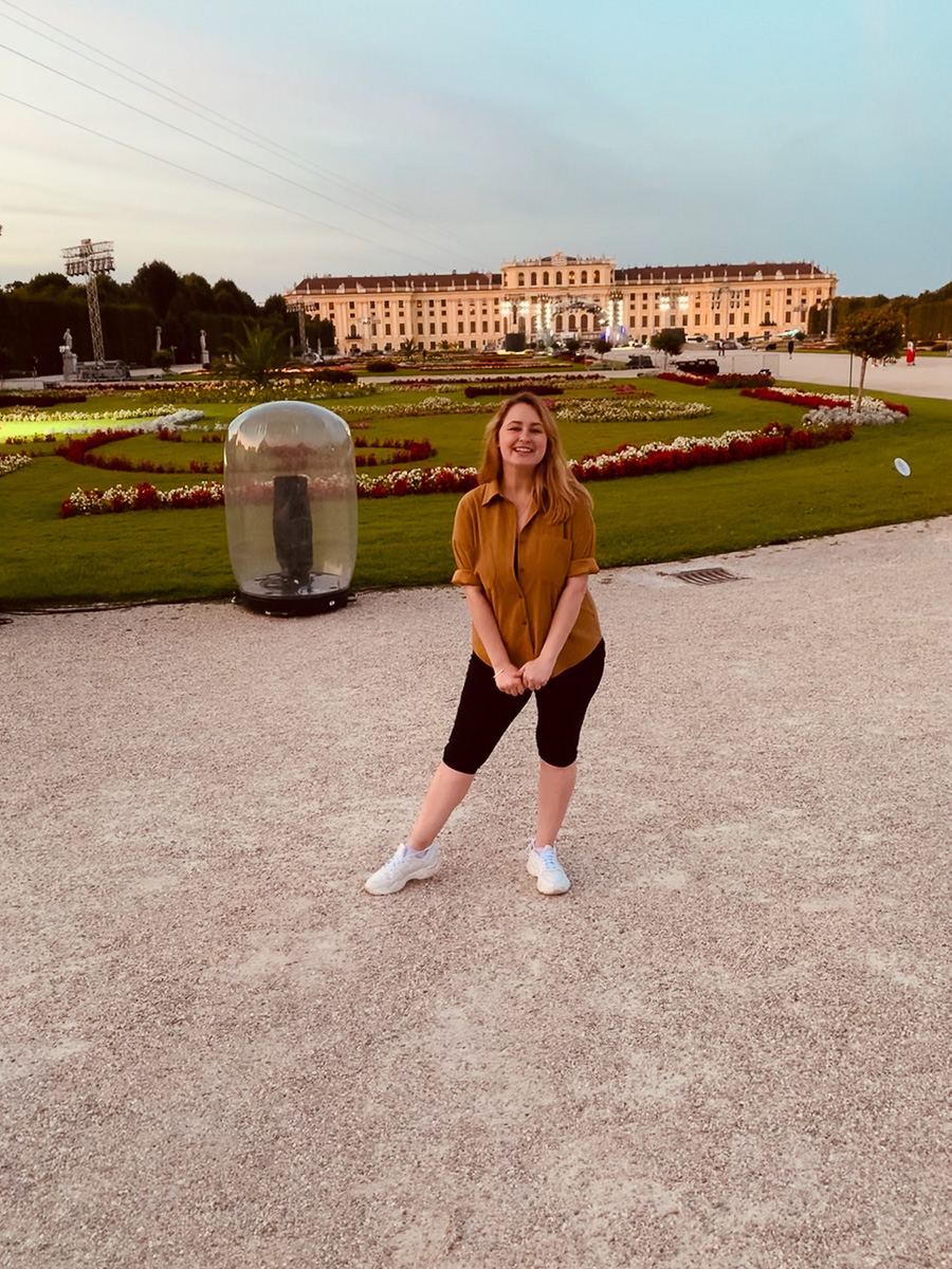 Истории владимирцев, которые уехали на ПМЖ за границу. Чем они там занимаются и как живут? 