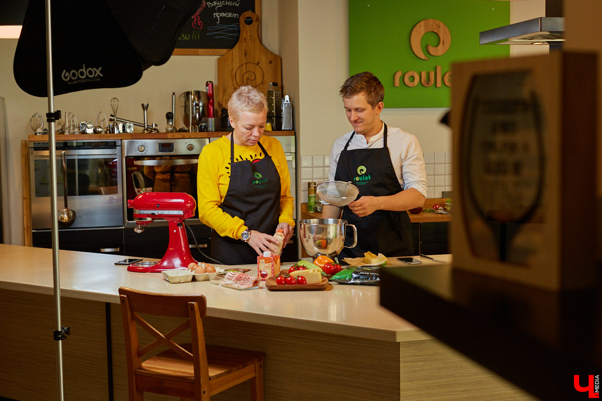 Куратор выставок Анастасия Вавилова узнала, как из остатков новогоднего ужина сделать быстрый и полезный пирог.