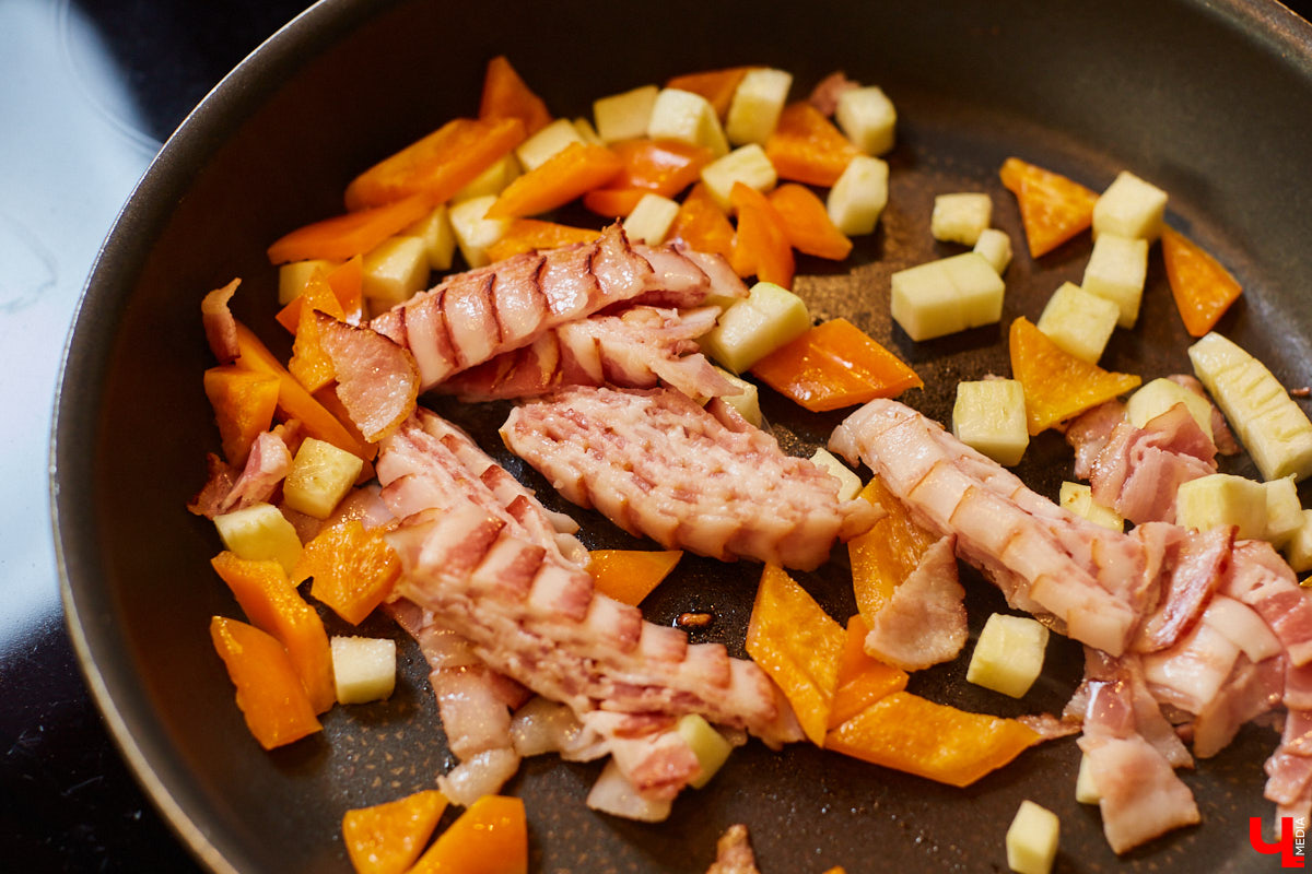 Куратор выставок Анастасия Вавилова узнала, как из остатков новогоднего ужина сделать быстрый и полезный пирог.