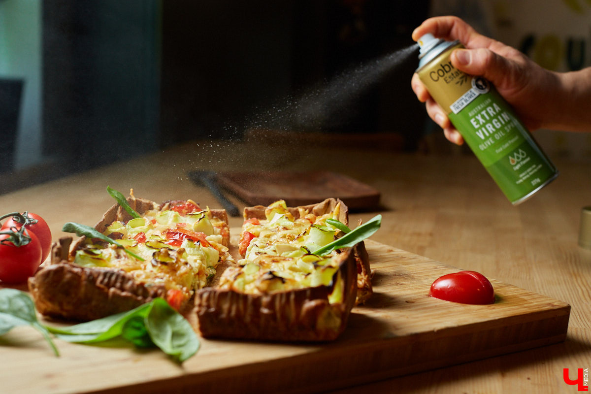 Куратор выставок Анастасия Вавилова узнала, как из остатков новогоднего ужина сделать быстрый и полезный пирог.