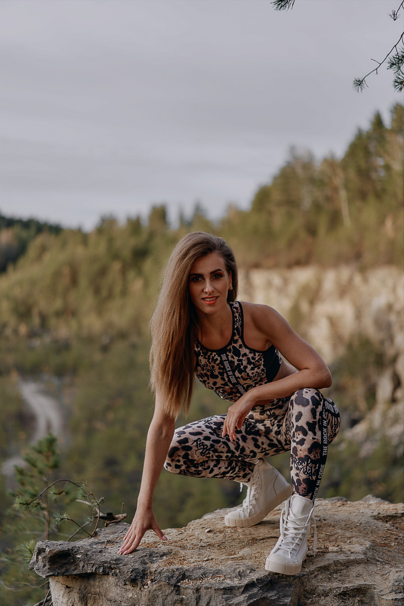 Новогодний выпуск «Золота Геленджика» с Аленой Маркеловой наконец-то вышел. Финалистка шоу рассказывает о проекте, новых знакомствах и переживаниях.