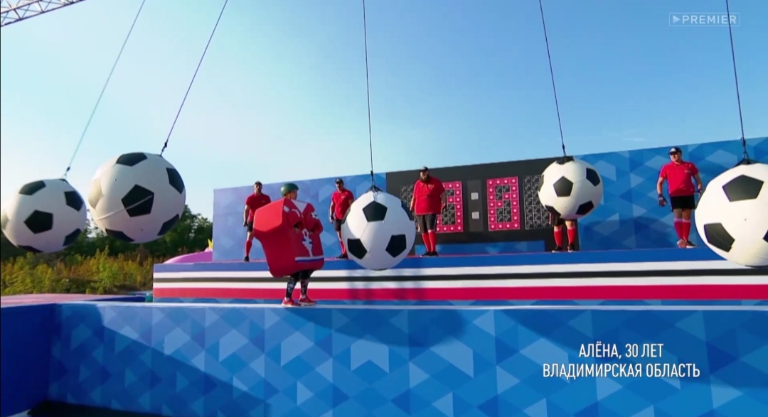 Новогодний выпуск «Золота Геленджика» с Аленой Маркеловой наконец-то вышел. Финалистка шоу рассказывает о проекте, новых знакомствах и переживаниях.