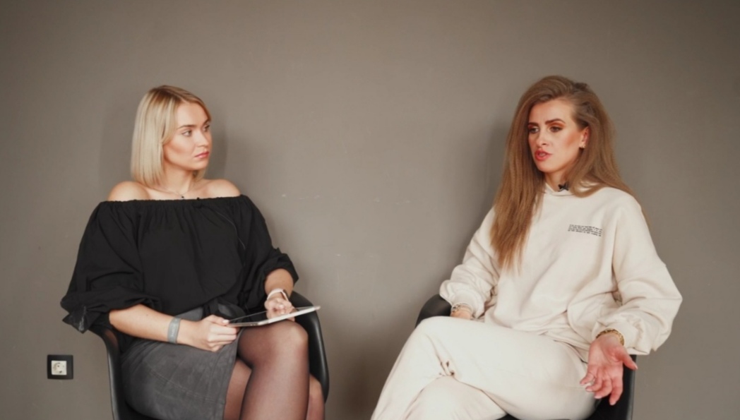 Новогодний выпуск «Золота Геленджика» с Аленой Маркеловой наконец-то вышел. Финалистка шоу рассказывает о проекте, новых знакомствах и переживаниях.