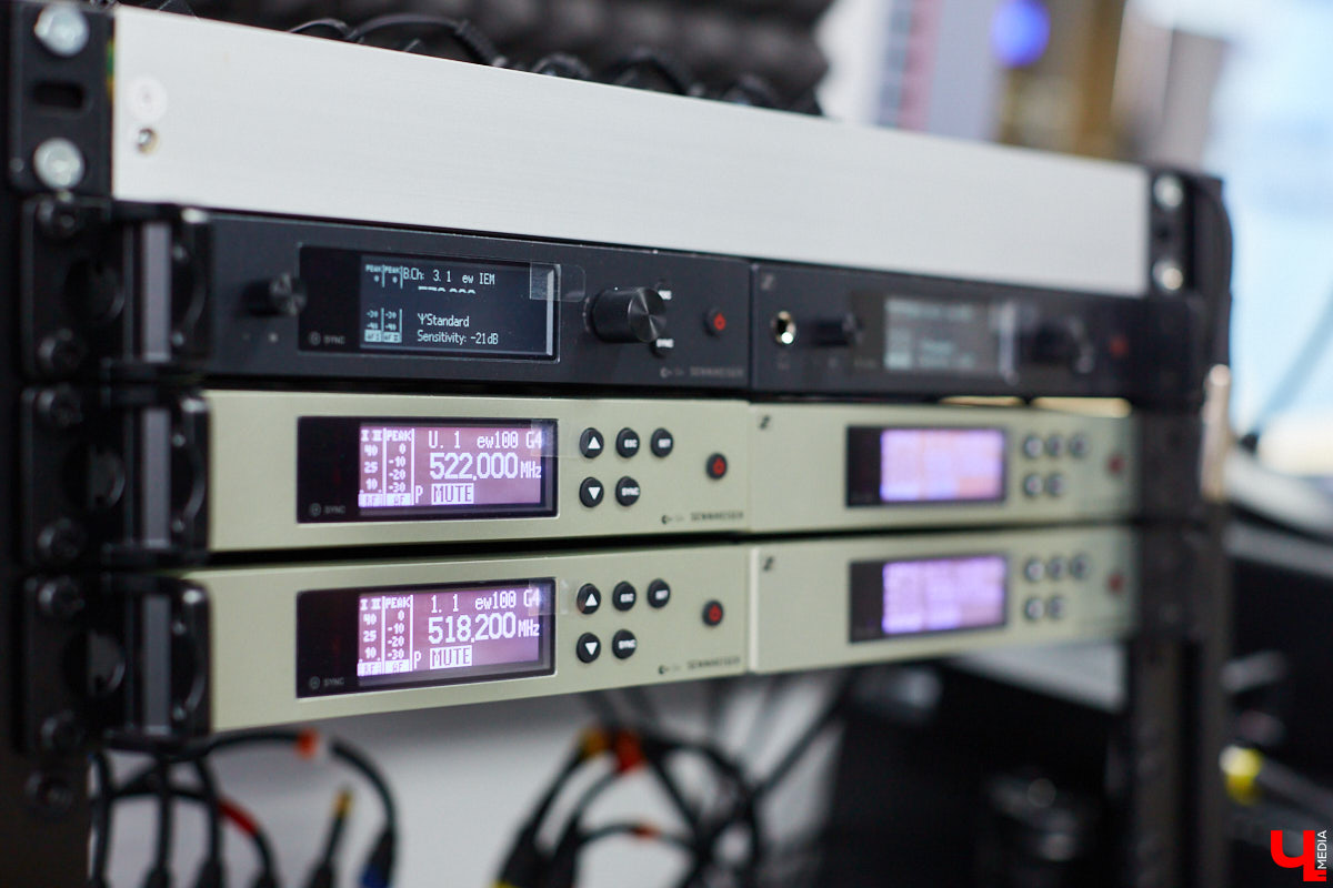 В ВлГУ теперь есть современный Медиацентр. В период тотальной дистанционки - это весьма актуальное новшество. Разбираемся, почему.