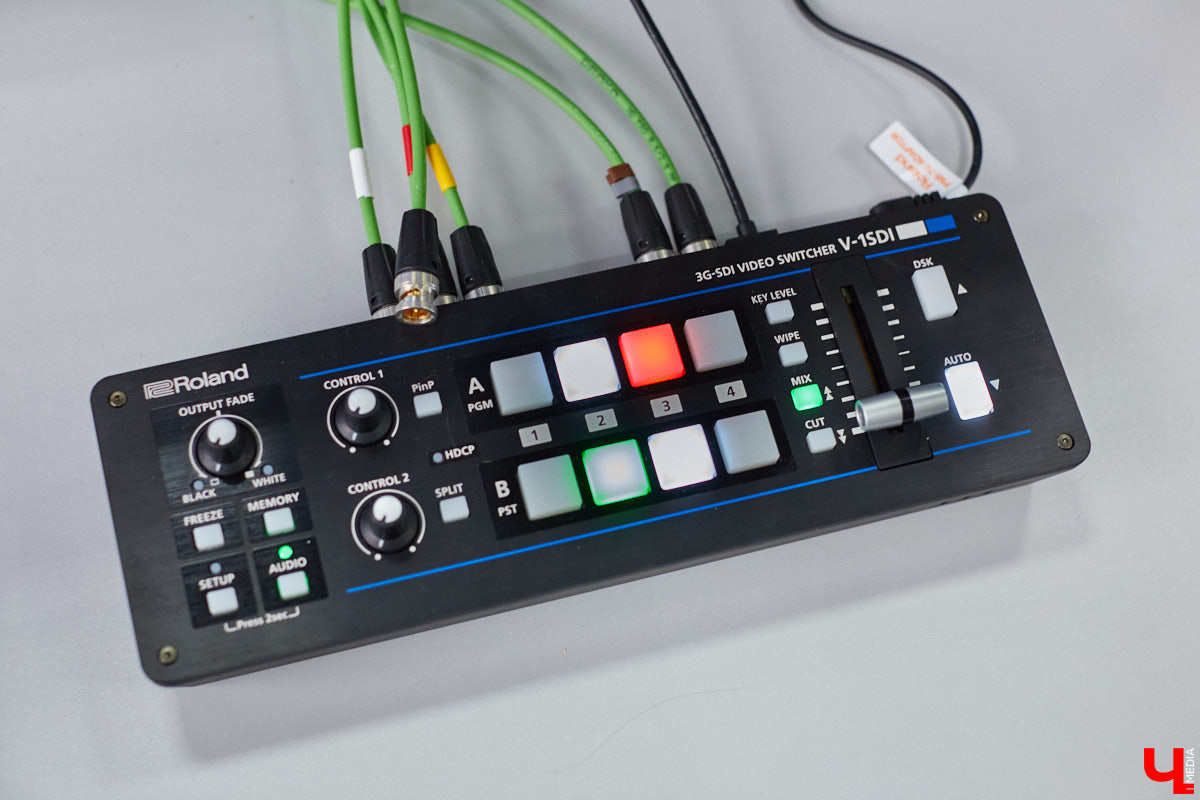 В ВлГУ теперь есть современный Медиацентр. В период тотальной дистанционки - это весьма актуальное новшество. Разбираемся, почему.