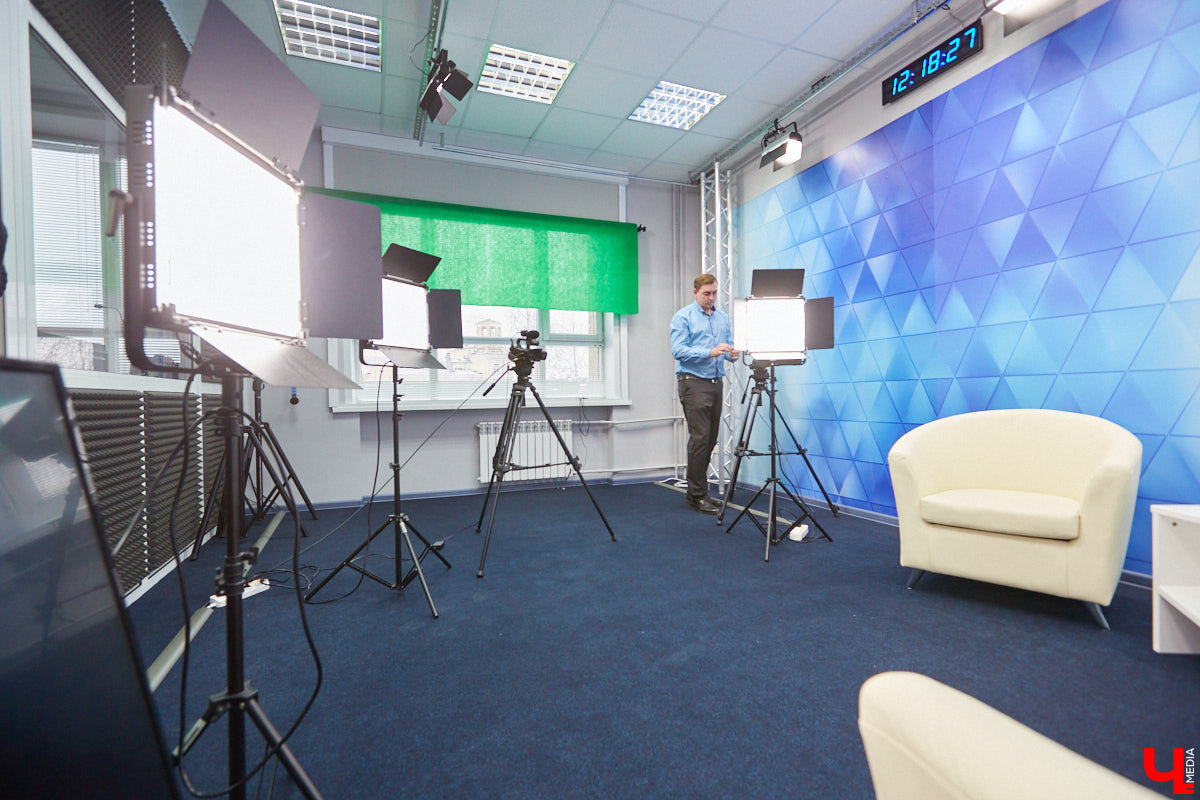 В ВлГУ теперь есть современный Медиацентр. В период тотальной дистанционки - это весьма актуальное новшество. Разбираемся, почему.