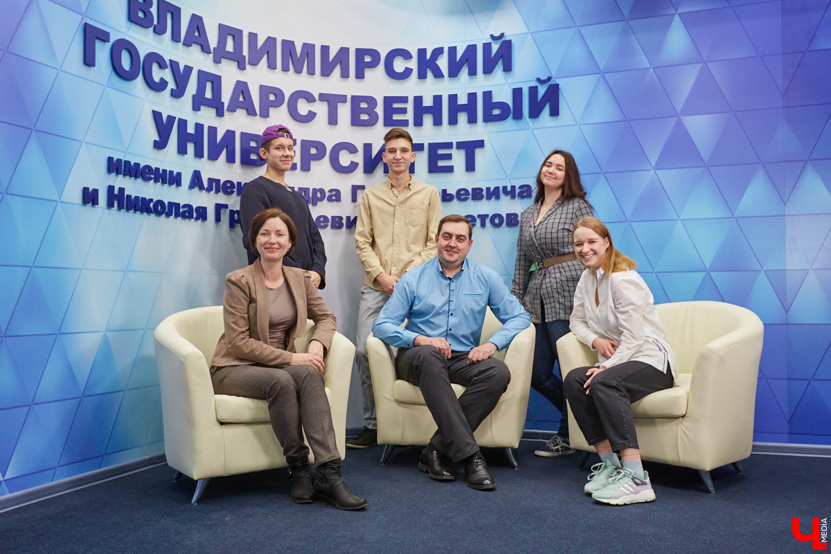 В ВлГУ теперь есть современный Медиацентр. В период тотальной дистанционки - это весьма актуальное новшество. Разбираемся, почему.