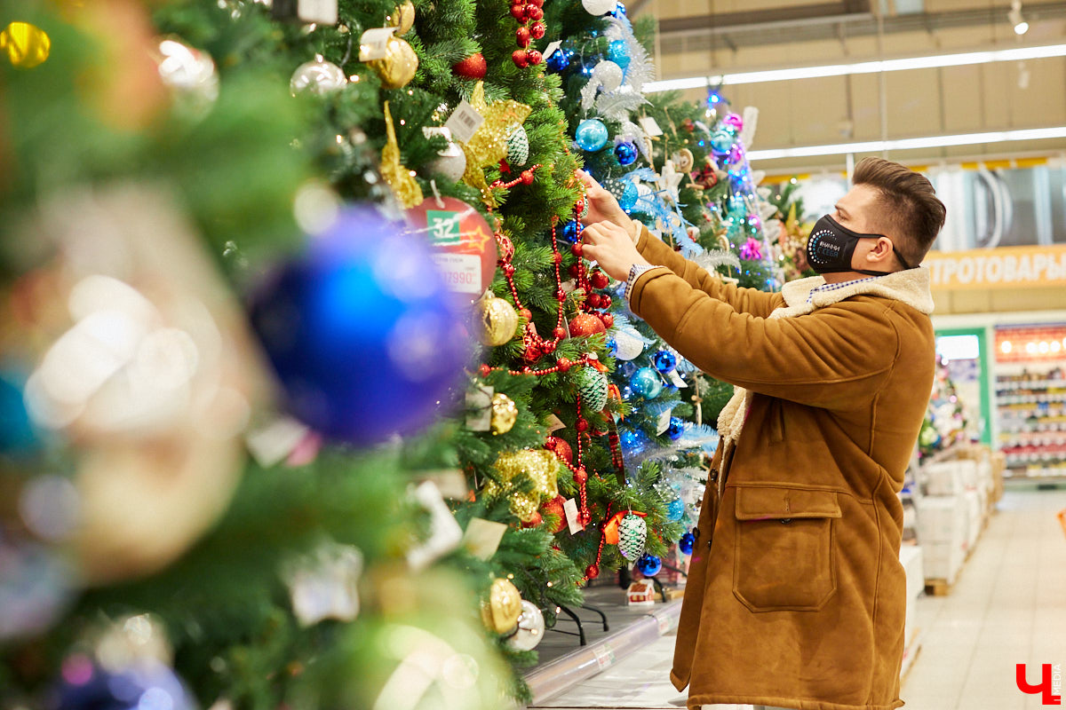 Владимирский Дед Мороз Егор Корсаков узнал рецепт прованских овощей, не грозящий возвратом сброшенных килограммов.