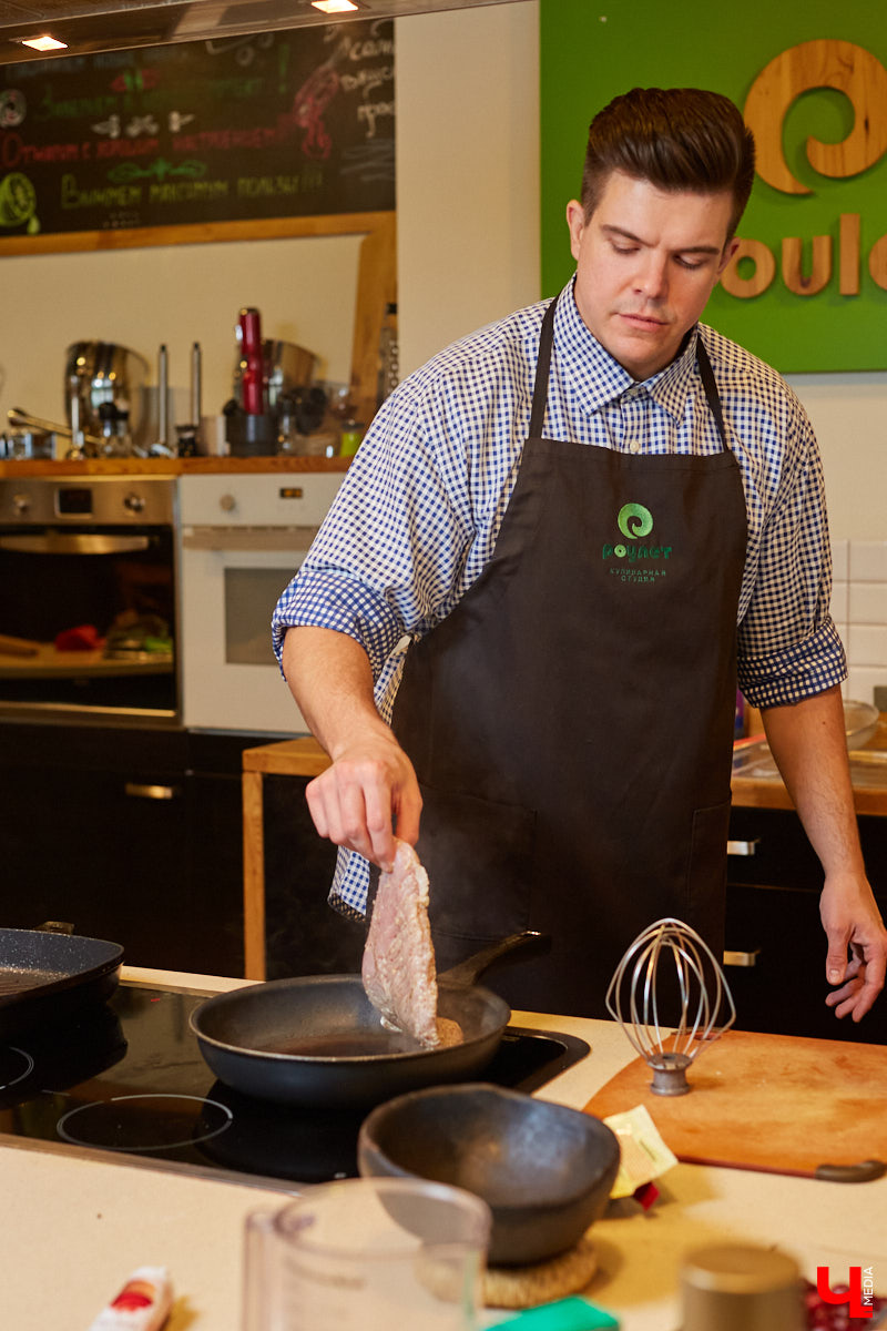 Владимирский Дед Мороз Егор Корсаков узнал рецепт прованских овощей, не грозящий возвратом сброшенных килограммов.