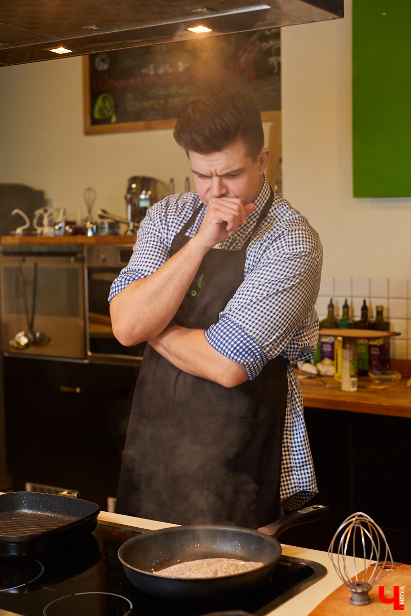 Владимирский Дед Мороз Егор Корсаков узнал рецепт прованских овощей, не грозящий возвратом сброшенных килограммов.