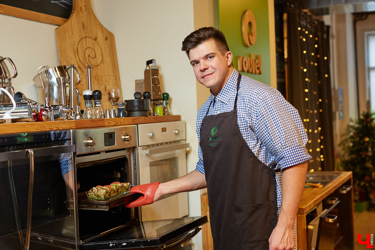 Владимирский Дед Мороз Егор Корсаков узнал рецепт прованских овощей, не грозящий возвратом сброшенных килограммов.