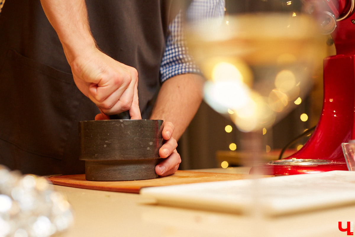 Владимирский Дед Мороз Егор Корсаков узнал рецепт прованских овощей, не грозящий возвратом сброшенных килограммов.