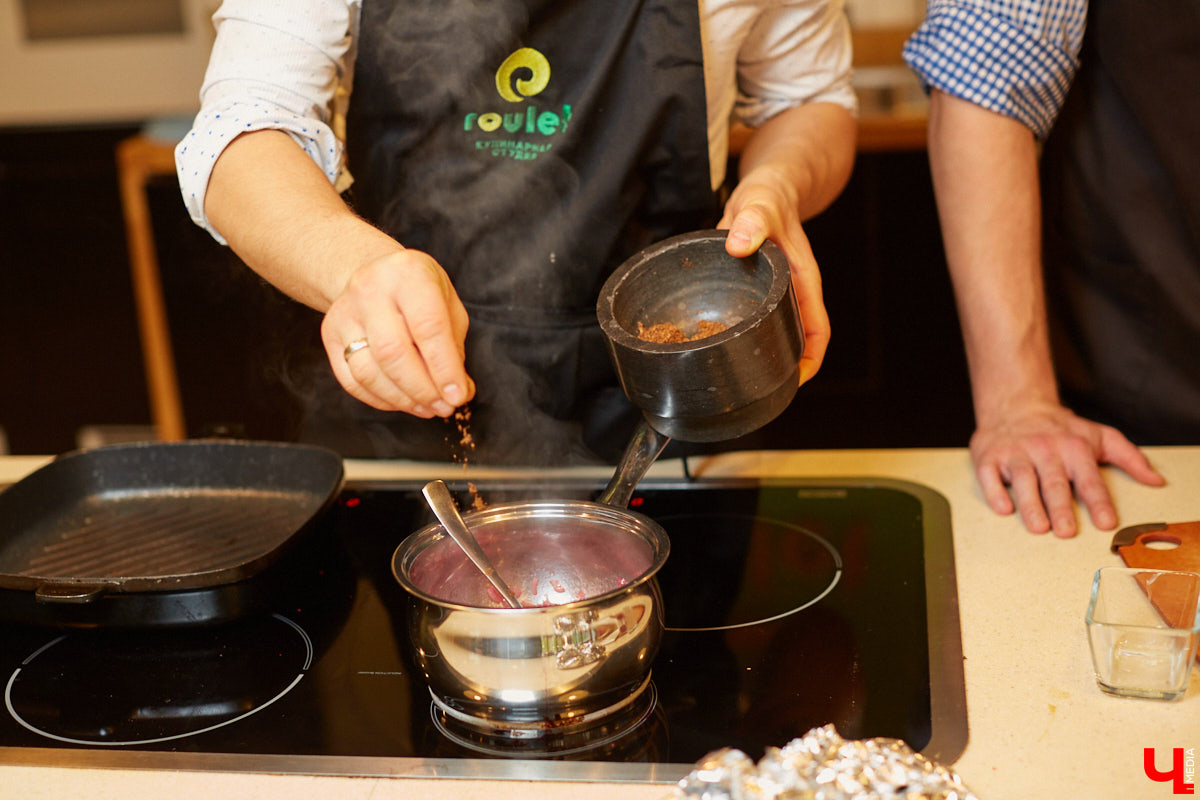 Владимирский Дед Мороз Егор Корсаков узнал рецепт прованских овощей, не грозящий возвратом сброшенных килограммов.