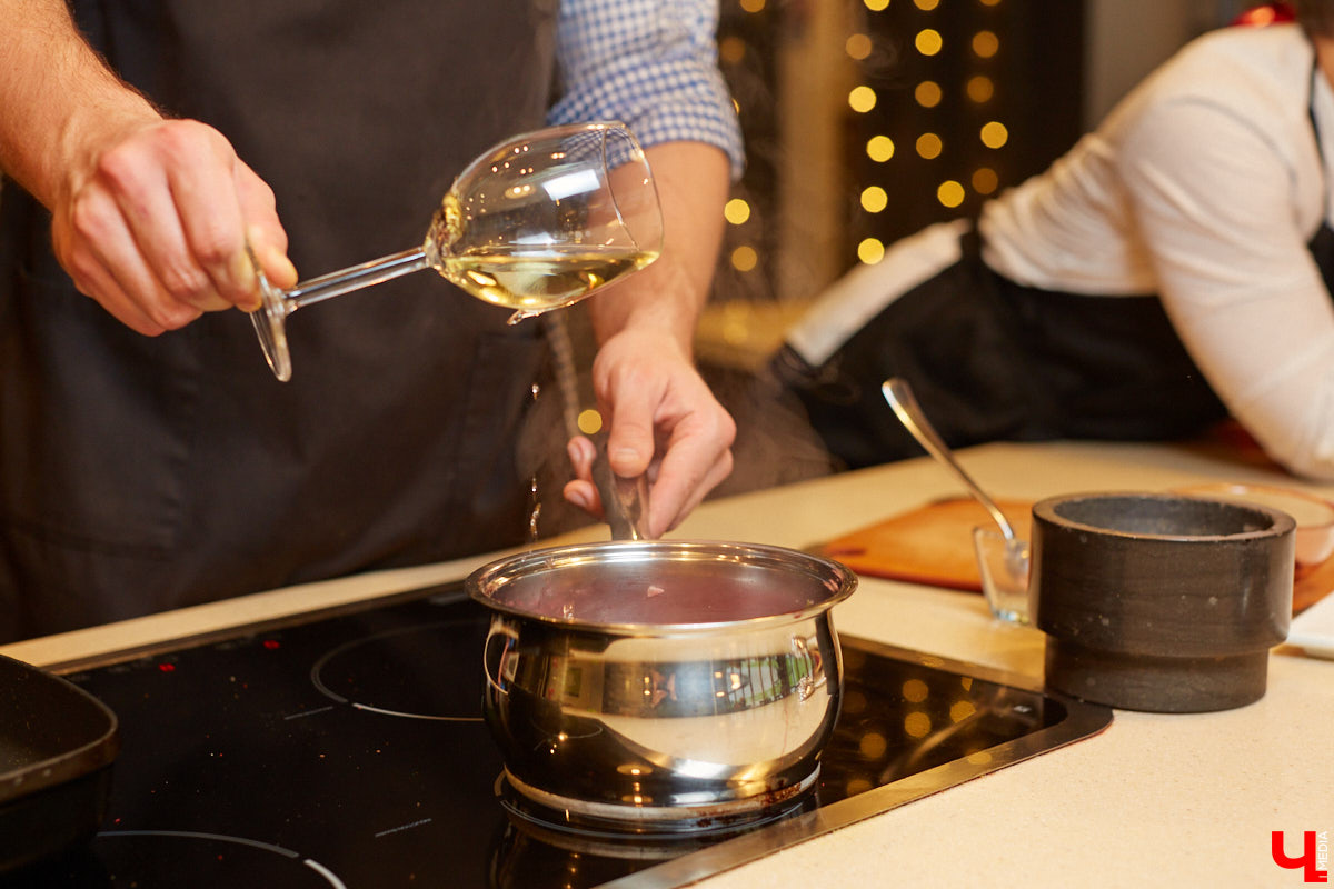 Владимирский Дед Мороз Егор Корсаков узнал рецепт прованских овощей, не грозящий возвратом сброшенных килограммов.