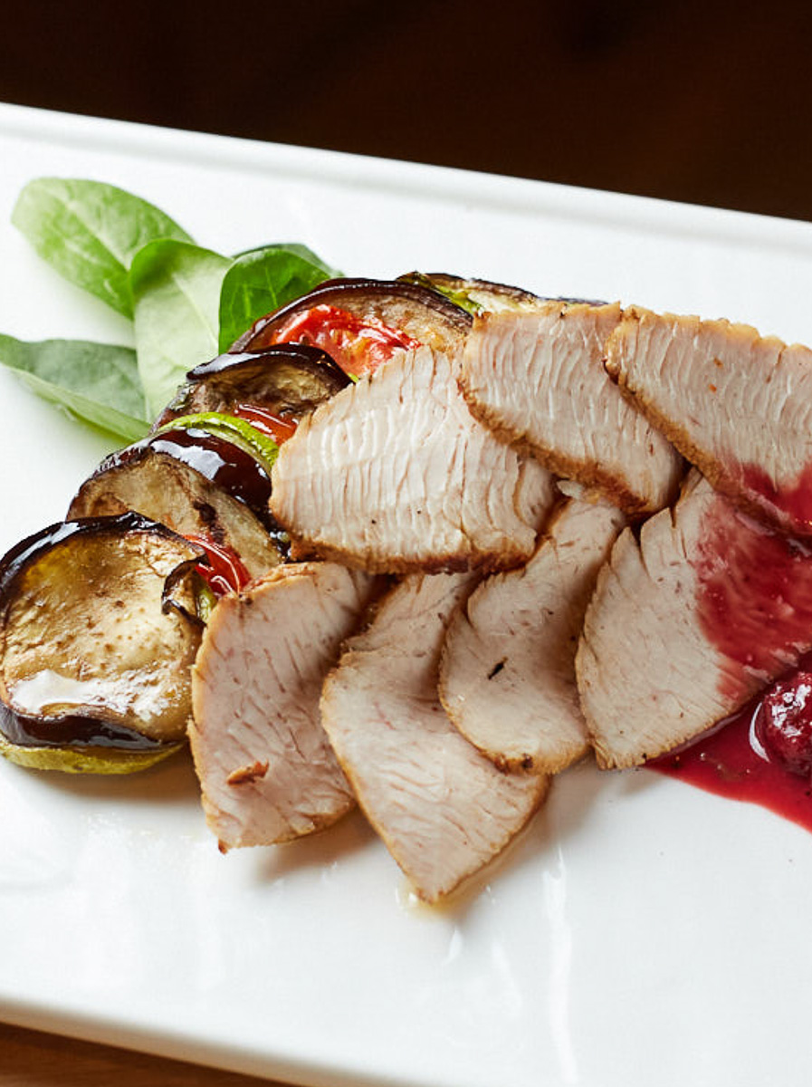 Владимирский Дед Мороз Егор Корсаков узнал рецепт прованских овощей, не грозящий возвратом сброшенных килограммов.