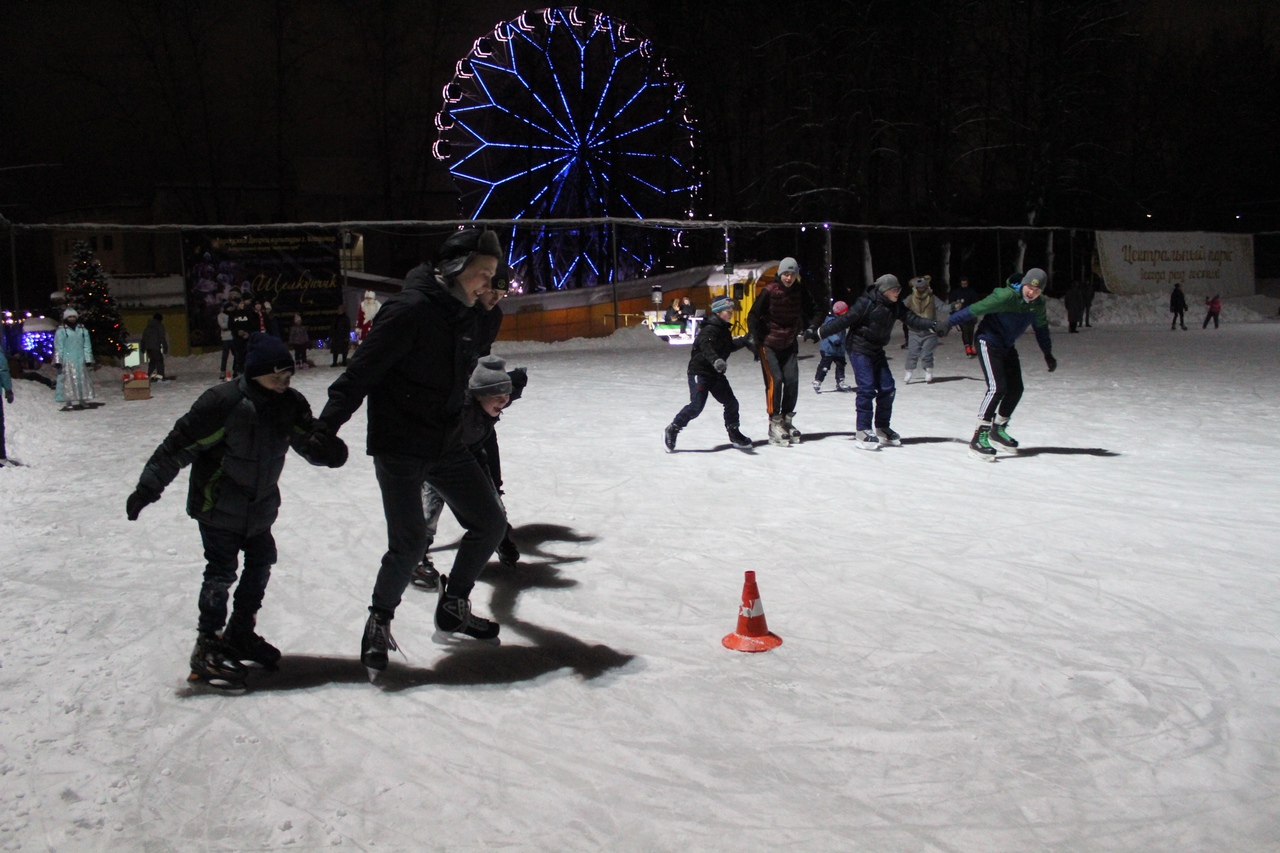 Пока снега мало и на лыжи не встать, в почете катки и хоккейные корты. Где во Владимире можно покататься на коньках? 