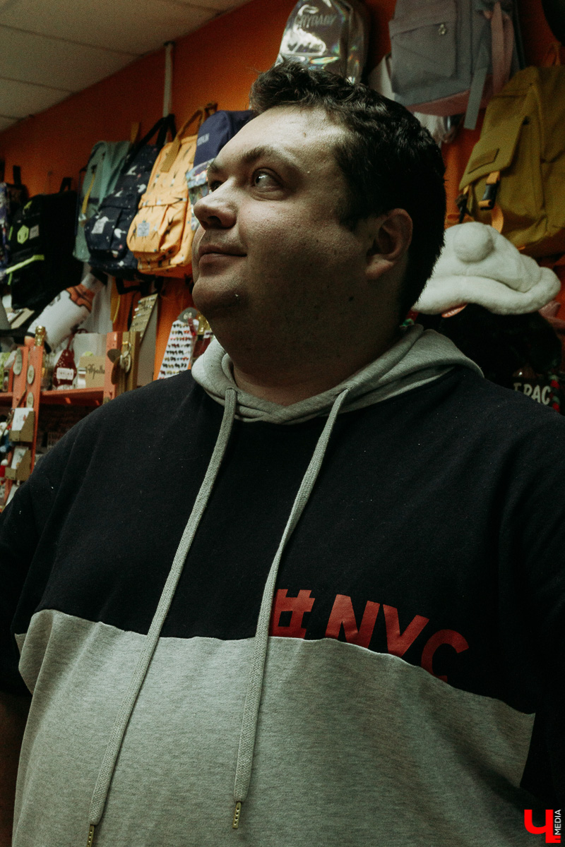 Тревел-стикеры и магнитные мультфрески. Владимирская сувенирная артель «Дядя Миша», создающая памятные украшения в первую очередь для местных жителей, радует новинками