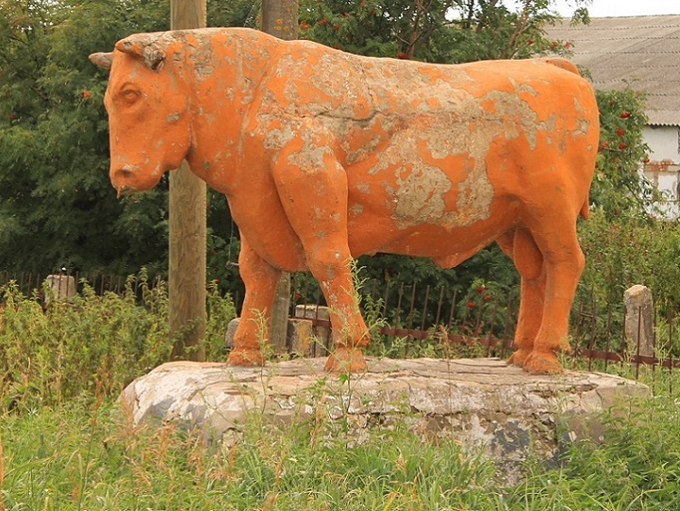 По восточному календарю 2021-й - год белого металлического быка. Где бы разыскать тотем для задабривания? У нас на примете 5 вариантов!