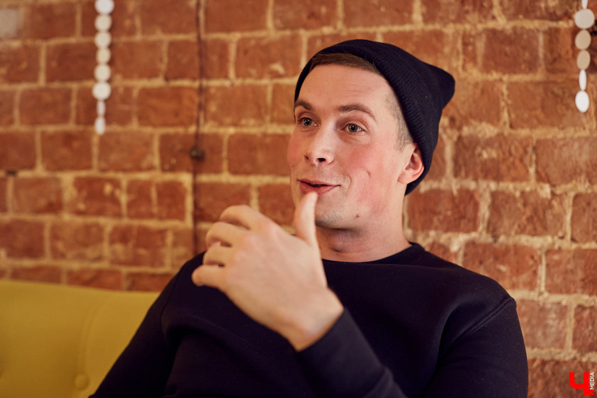 Лиричный настрой под звуки саксофона&nbsp;с, пожалуй, самым медийным «духовиком» города Ильей Марселем.