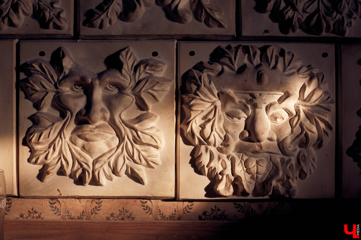 Владимирский реставратор Михаил Царенко рассказывает о реставрации Эрмитажа, удивительно хитрых работах и создаваемых с дочерью Снежаной и дизайнером Евгением Матюхиным гипсовых 3D панелях