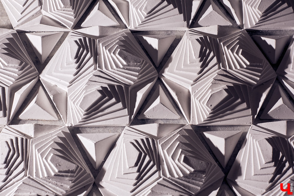 Владимирский реставратор Михаил Царенко рассказывает о реставрации Эрмитажа, удивительно хитрых работах и создаваемых с дочерью Снежаной и дизайнером Евгением Матюхиным гипсовых 3D панелях