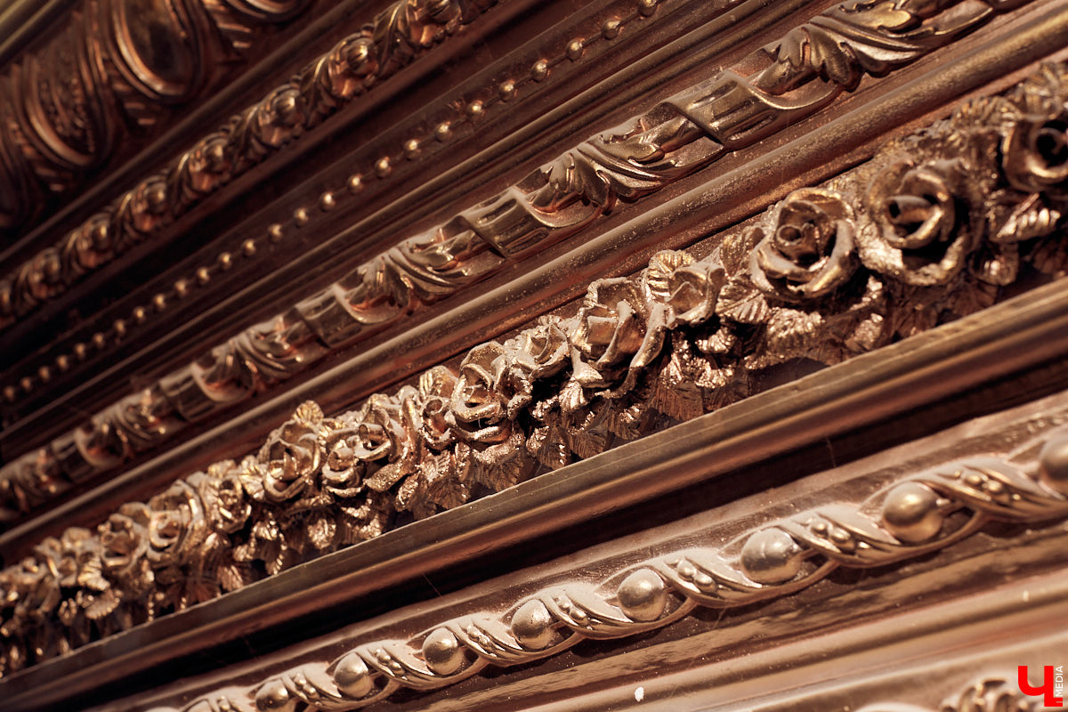 Владимирский реставратор Михаил Царенко рассказывает о реставрации Эрмитажа, удивительно хитрых работах и создаваемых с дочерью Снежаной и дизайнером Евгением Матюхиным гипсовых 3D панелях