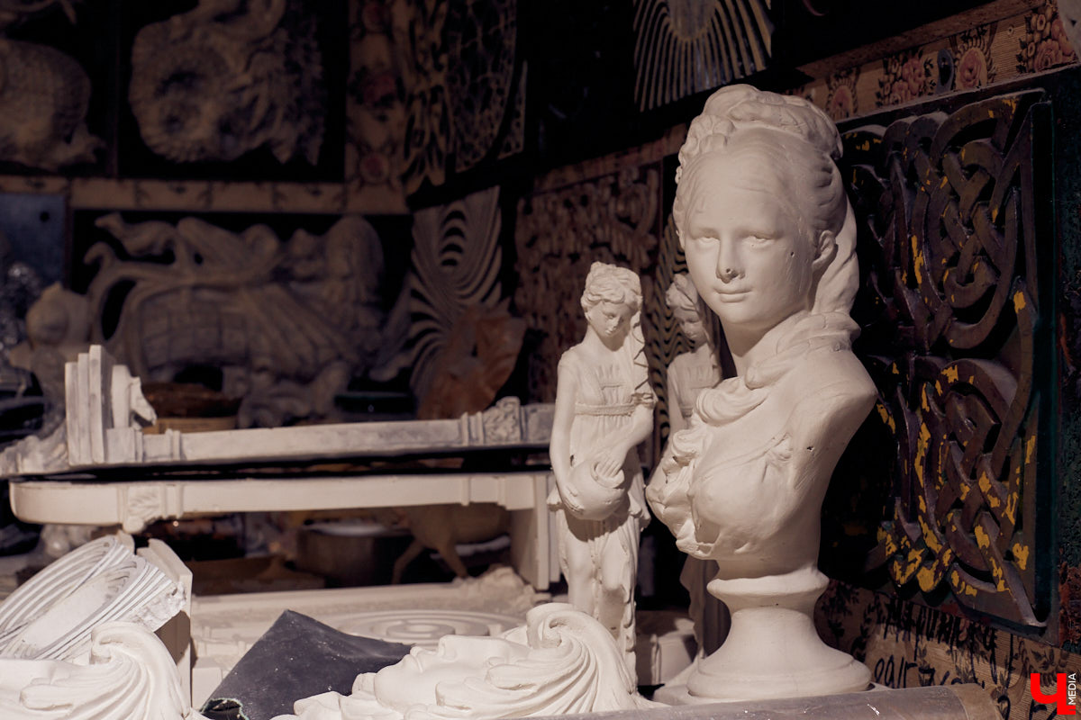 Владимирский реставратор Михаил Царенко рассказывает о реставрации Эрмитажа, удивительно хитрых работах и создаваемых с дочерью Снежаной и дизайнером Евгением Матюхиным гипсовых 3D панелях