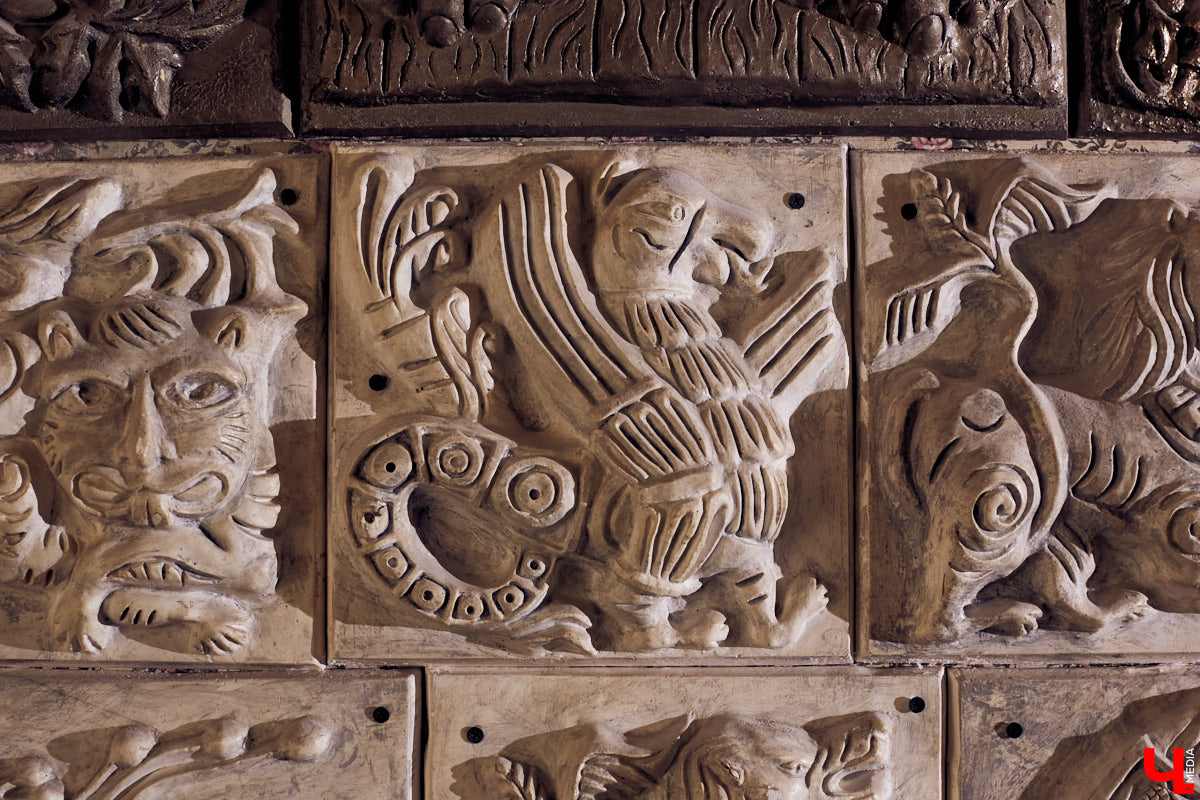 Владимирский реставратор Михаил Царенко рассказывает о реставрации Эрмитажа, удивительно хитрых работах и создаваемых с дочерью Снежаной и дизайнером Евгением Матюхиным гипсовых 3D панелях