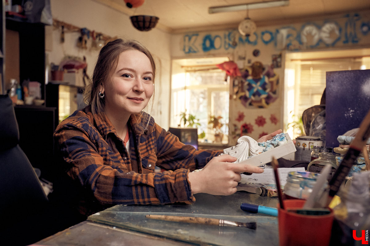 Владимирский реставратор Михаил Царенко рассказывает о реставрации Эрмитажа, удивительно хитрых работах и создаваемых с дочерью Снежаной и дизайнером Евгением Матюхиным гипсовых 3D панелях