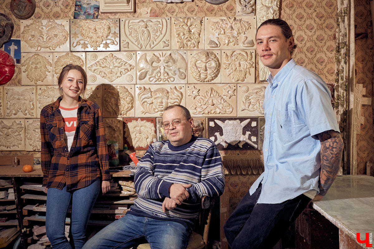 Владимирский реставратор Михаил Царенко рассказывает о реставрации Эрмитажа, удивительно хитрых работах и создаваемых с дочерью Снежаной и дизайнером Евгением Матюхиным гипсовых 3D панелях