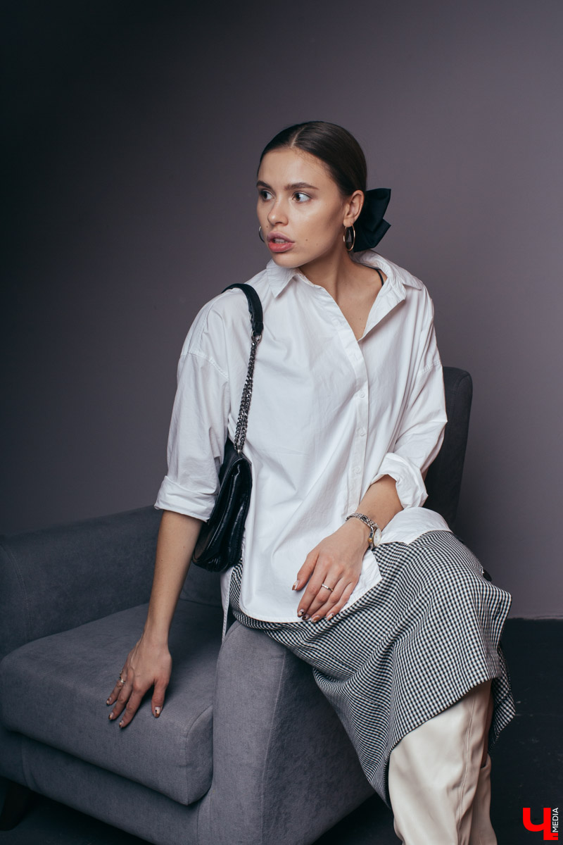 Лейсан Перова — и блогер, и стилист, и модная мама. В ее гардеробе масса стильных аутфитов, но специально для нашего издания она выбрала три свои самые любимые