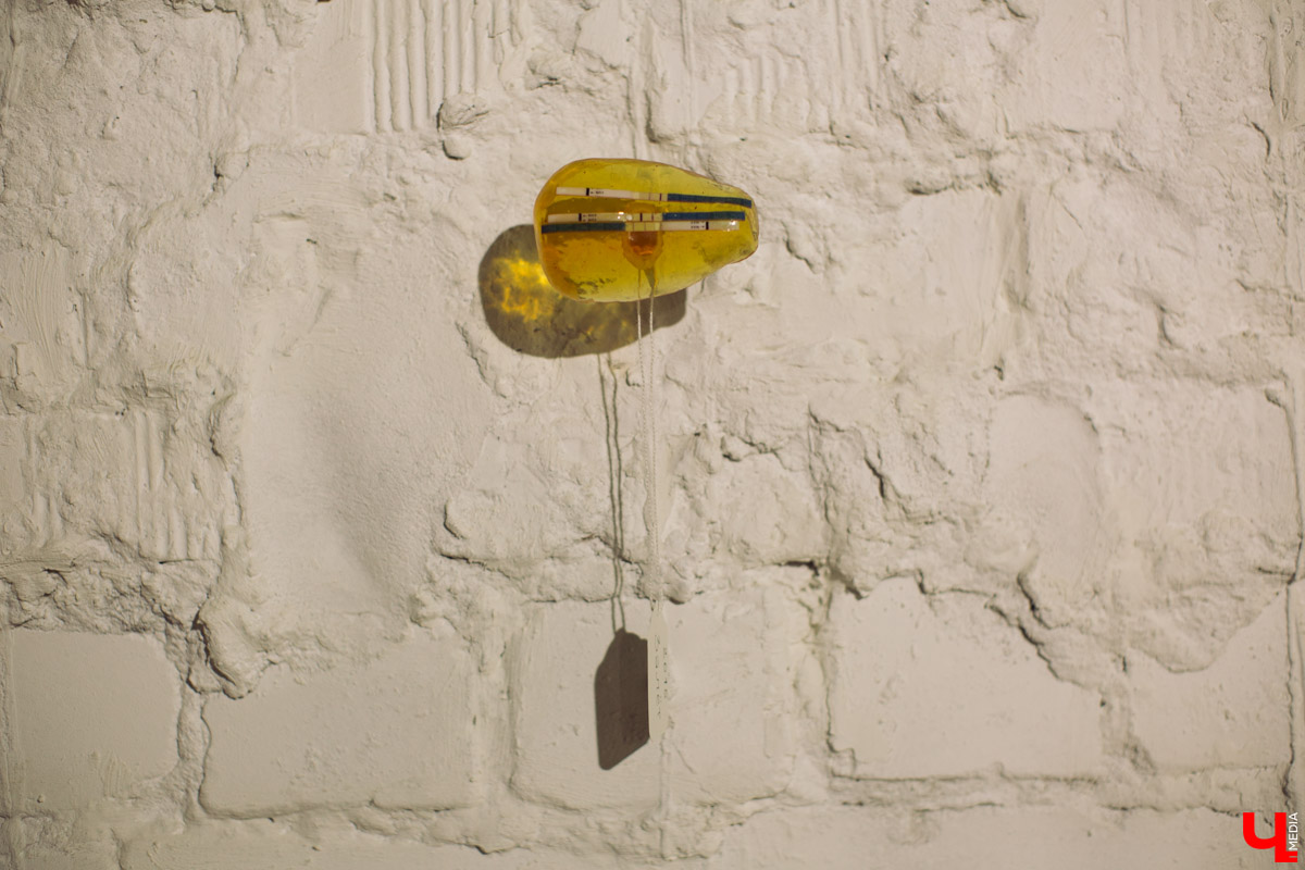 Выставка во владимирском ЦСК «Флигель» не только предсказывает будущее, но и дает общее представление о современном искусстве в России. Что пророчат работы известных молодых авторов, участников крупных проектов главных музеев страны?