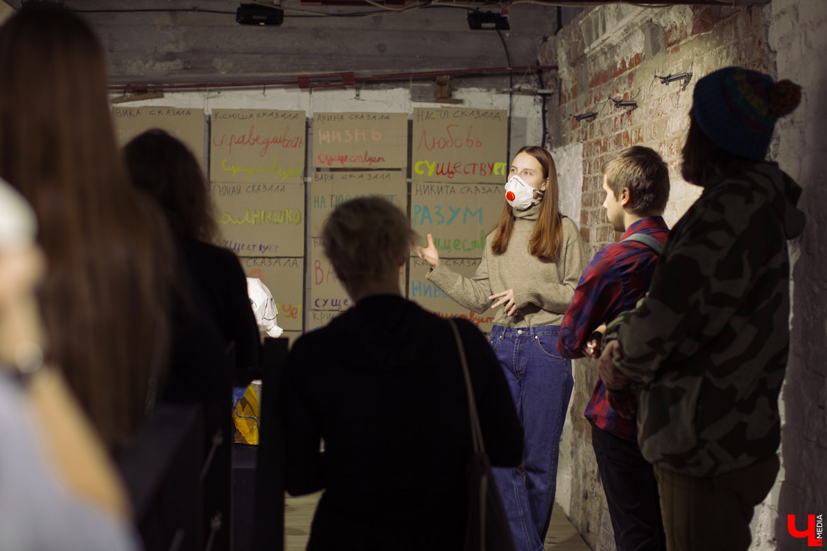 Выставка во владимирском ЦСК «Флигель» не только предсказывает будущее, но и дает общее представление о современном искусстве в России. Что пророчат работы известных молодых авторов, участников крупных проектов главных музеев страны?