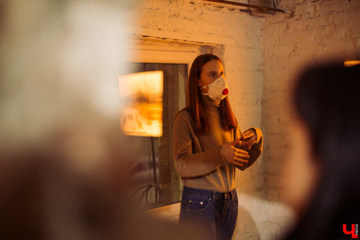 Выставка во владимирском ЦСК «Флигель» не только предсказывает будущее, но и дает общее представление о современном искусстве в России. Что пророчат работы известных молодых авторов, участников крупных проектов главных музеев страны?