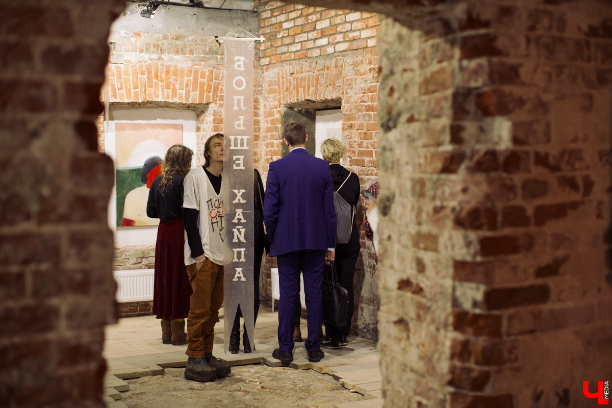 Выставка во владимирском ЦСК «Флигель» не только предсказывает будущее, но и дает общее представление о современном искусстве в России. Что пророчат работы известных молодых авторов, участников крупных проектов главных музеев страны?