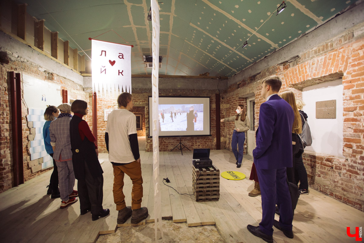 Выставка во владимирском ЦСК «Флигель» не только предсказывает будущее, но и дает общее представление о современном искусстве в России. Что пророчат работы известных молодых авторов, участников крупных проектов главных музеев страны?