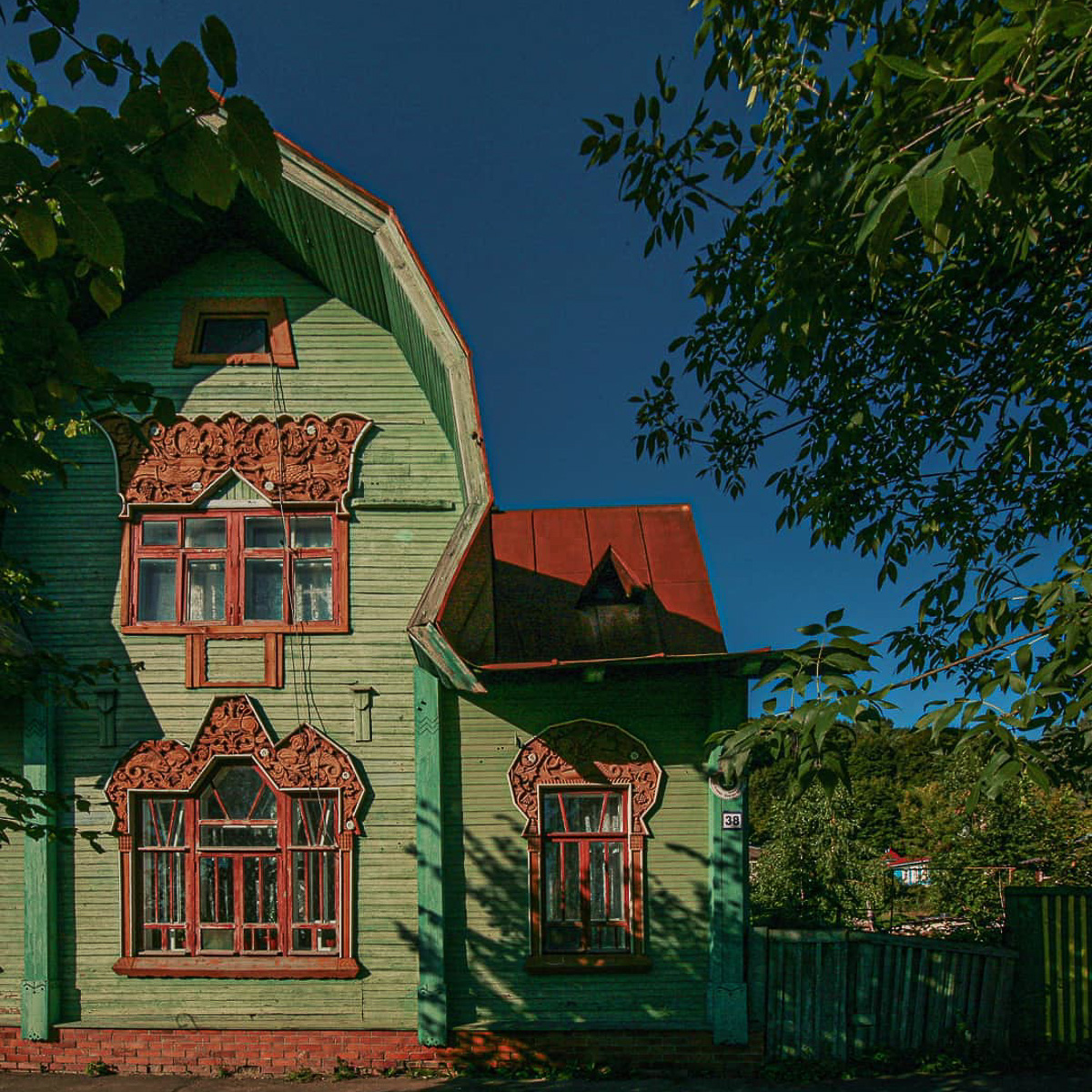 Заброшенные храмы, невероятной красоты здания и города. Знакомимся с Владимирской областью, какой ее видят известные тревел-блогеры.