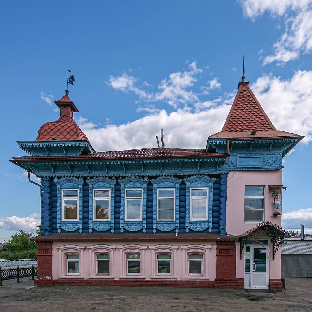 Заброшенные храмы, невероятной красоты здания и города. Знакомимся с Владимирской областью, какой ее видят известные тревел-блогеры.